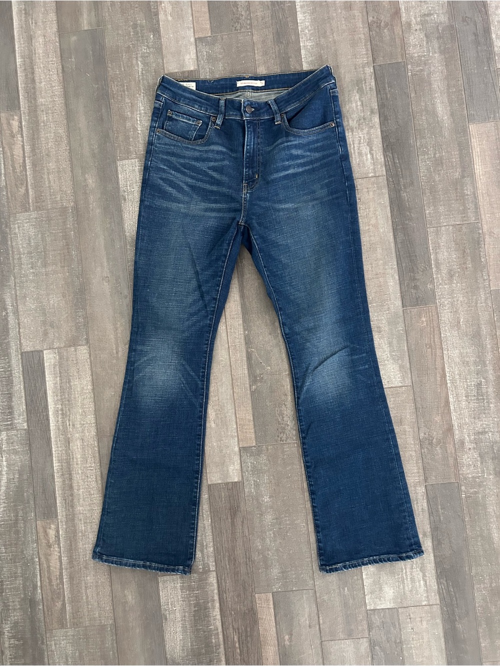 Levi’s 725 high rise bootcut jeans